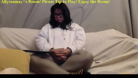 Allyssamay online show from 11-26-25, 04:35