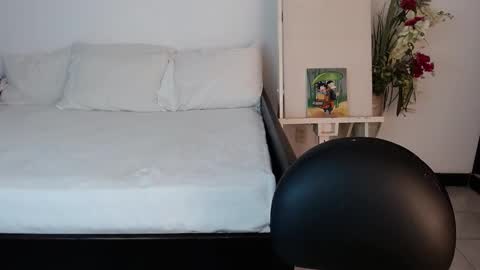 Snapshot of alma_art_ chatting on 03-13-26, 08:15 alma_art_ online show from 03-13-26, 08:15