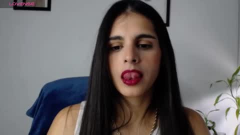 Snapshot of alma_sweet chatting on 03-09-25, 06:54 Arhantxa online show from 03-09-25, 06:54