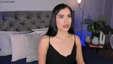 Mia online show from 05-15-26, 02:46