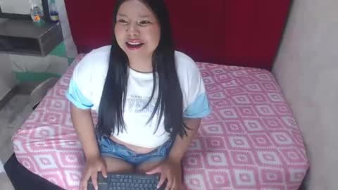 Snapshot of almaramseycm101 chatting on 03-28-26, 03:00 almaramseycm101 online show from 03-28-26, 03:00