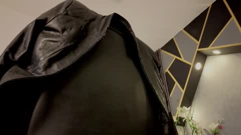 Snapshot of almma_ chatting on 09-09-25, 01:54 ALMMA online show from 09-09-25, 01:54