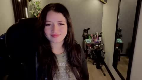 Snapshot of almma_ chatting on 09-13-25, 03:45 ALMMA online show from 09-13-25, 03:45