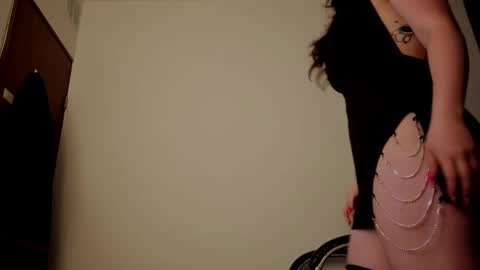 Snapshot of almma_ chatting on 10-08-25, 01:42 ALMMA online show from 10-08-25, 01:42