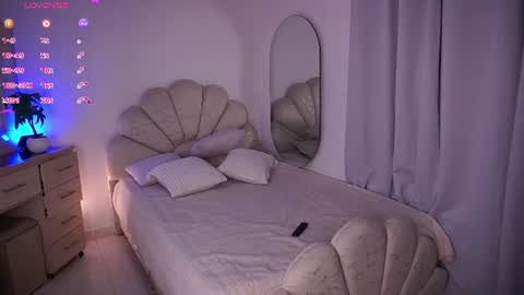 Alondra online show from 06-18-26, 08:25