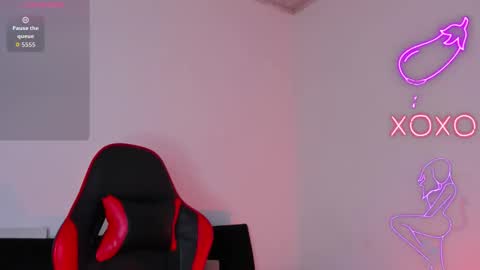 Hazel Bowie online show from 10-20-25, 12:33