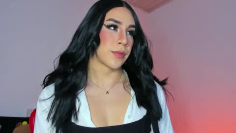 Hazel Bowie online show from 10-28-25, 07:01