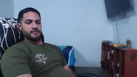 Snapshot of alonxoo chatting on 09-16-25, 03:40 alonxoo online show from 09-16-25, 03:40