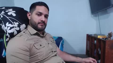 Snapshot of alonxoo chatting on 09-18-25, 03:08 alonxoo online show from 09-18-25, 03:08