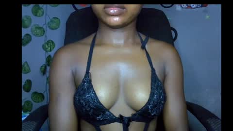 Snapshot of alosexy_bae chatting on 05-06-26, 06:52 alo online show from 05-06-26, 06:52