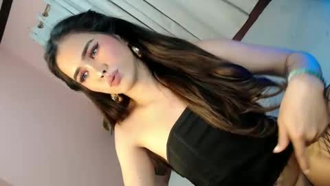 Snapshot of alove_too_last chatting on 02-03-25, 05:35 LEXY online show from 02-03-25, 05:35