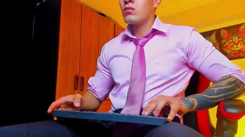 alpha_dominus_ online show from 10-07-25, 03:14