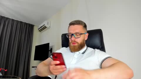 Alphaalexxx Lets reach Me 100 thumbs up online show from 05-25-26, 06:36