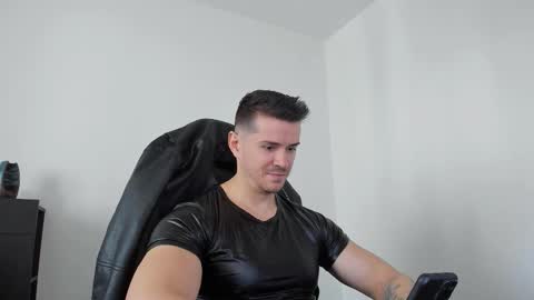 LeatherMaster online show from 09-25-25, 07:34