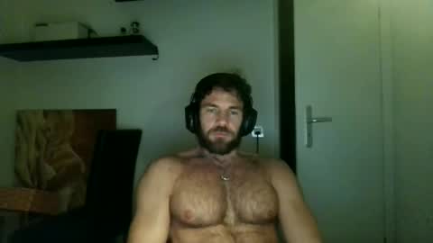 Snapshot of alphah_hunk chatting on 10-25-25, 08:36 alphah_hunk online show from 10-25-25, 08:36