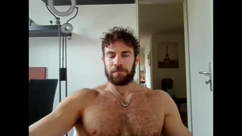 Snapshot of alphah_hunk chatting on 10-31-25, 12:06 alphah_hunk online show from 10-31-25, 12:06