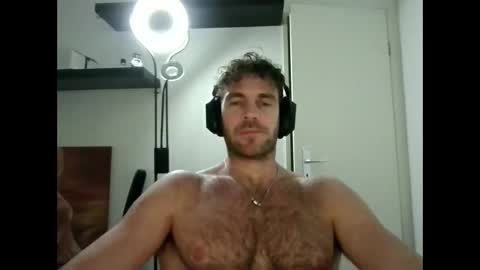 Snapshot of alphah_hunk chatting on 11-15-25, 09:54 alphah_hunk online show from 11-15-25, 09:54
