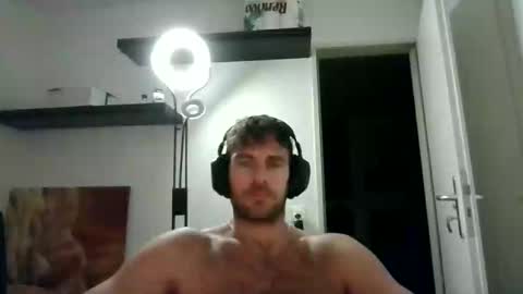 Snapshot of alphah_hunk chatting on 11-19-25, 09:37 alphah_hunk online show from 11-19-25, 09:37