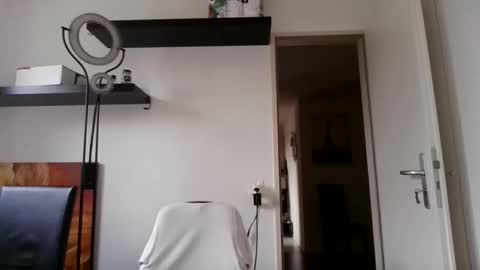 Snapshot of alphah_hunk chatting on 11-29-25, 08:28 alphah_hunk online show from 11-29-25, 08:28