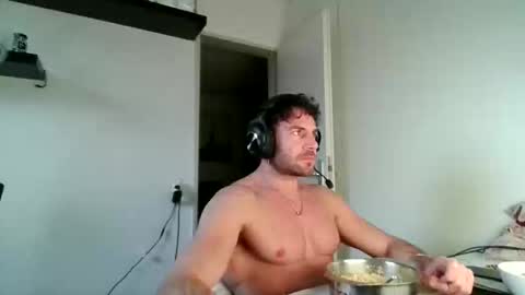 Snapshot of alphah_hunk chatting on 12-16-25, 03:28 alphah_hunk online show from 12-16-25, 03:28