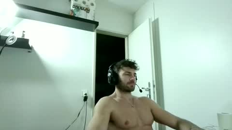 Snapshot of alphah_hunk chatting on 12-19-25, 07:10 alphah_hunk online show from 12-19-25, 07:10