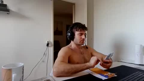 Snapshot of alphah_hunk chatting on 01-17-26, 01:27 alphah_hunk online show from 01-17-26, 01:27