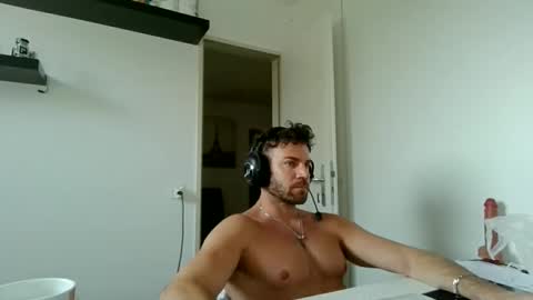 Snapshot of alphah_hunk chatting on 03-08-26, 09:13 alphah_hunk online show from 03-08-26, 09:13