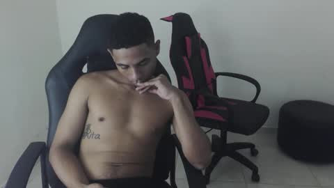Snapshot of alphas_latins chatting on 05-04-26, 02:29 alphas_latins online show from 05-04-26, 02:29
