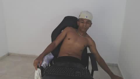 Snapshot of alphas_latins chatting on 06-14-26, 02:24 alphas_latins online show from 06-14-26, 02:24
