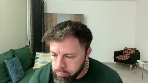 Jhonny online show from 12-19-24, 04:34