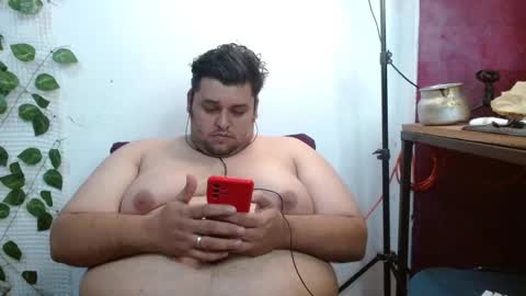 Snapshot of altairstudiosboy chatting on 02-24-25, 11:54 Jhosep online show from 02-24-25, 11:54