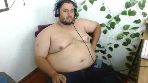 Snapshot of altairstudiosboy chatting on 10-11-25, 12:10 Jhosep online show from 10-11-25, 12:10