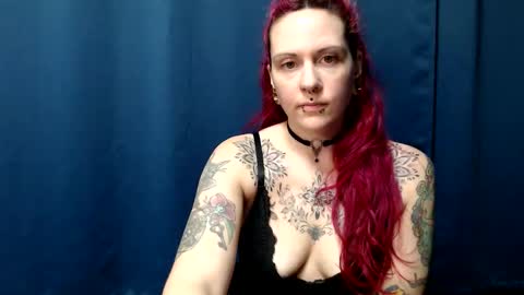 Snapshot of alternative_milf chatting on 05-22-26, 06:35 Lily online show from 05-22-26, 06:35