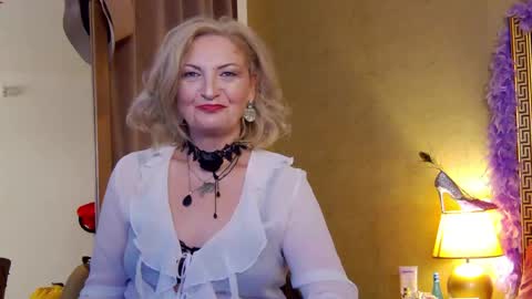 Snapshot of alura_jenson_ chatting on 06-04-26, 09:10 Alura Jenson online show from 06-04-26, 09:10