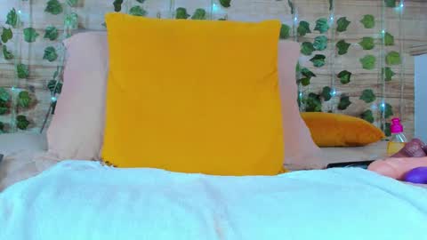 Snapshot of alyssia_oceann chatting on 02-25-25, 04:00 alyssia online show from 02-25-25, 04:00