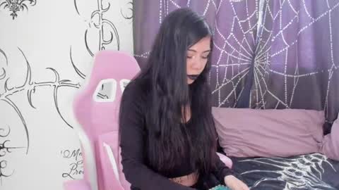    online show from 06-17-26, 04:30