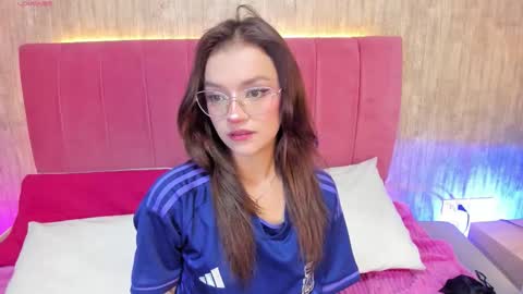 Snapshot of alyy_cut3 chatting on 01-13-26, 01:27 Alyy online show from 01-13-26, 01:27