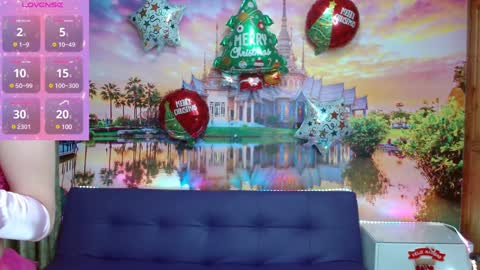 Snapshot of alyy_cute chatting on 12-13-24, 02:27 Alyy online show from 12-13-24, 02:27