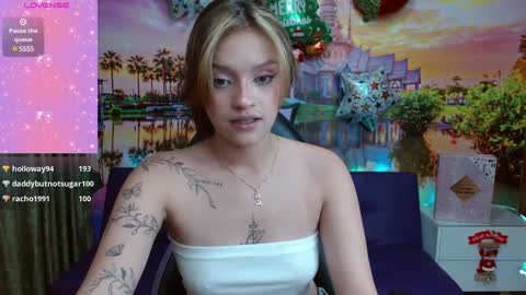 Snapshot of alyy_cute chatting on 12-20-24, 09:06 Alyy online show from 12-20-24, 09:06