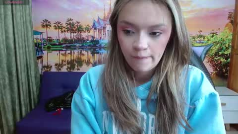 Snapshot of alyy_cute chatting on 02-20-25, 02:13 Alyy online show from 02-20-25, 02:13