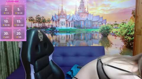 Snapshot of alyy_cute chatting on 03-11-25, 02:18 Alyy online show from 03-11-25, 02:18