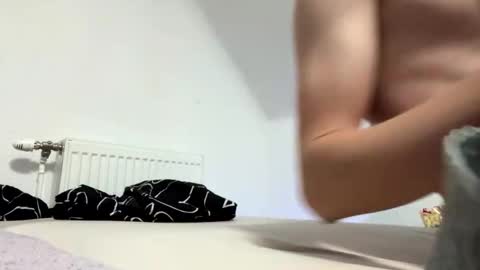 Snapshot of alzuhki975150 chatting on 03-19-26, 05:55 alzuhki975150 online show from 03-19-26, 05:55