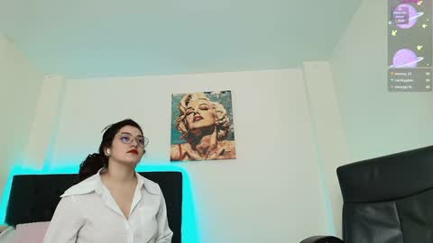 Isabella online show from 01-16-25, 11:06