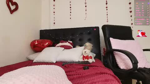 Isabella online show from 02-17-25, 10:47