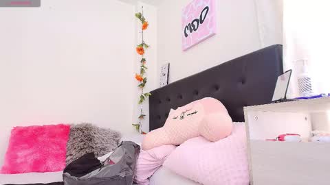 Isabella online show from 11-11-25, 07:14