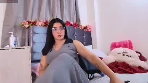Snapshot of amabella_w chatting on 07-17-26, 01:34 Isabella online show from 07-17-26, 01:34