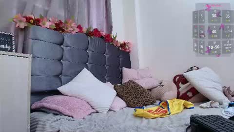 Snapshot of amabella_w chatting on 07-20-26, 10:34 Isabella online show from 07-20-26, 10:34