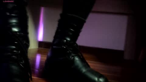 Snapshot of amaia_bushida chatting on 09-28-25, 02:39 anny online show from 09-28-25, 02:39