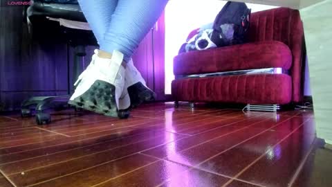 Snapshot of amaia_bushida chatting on 11-08-25, 02:45 anny online show from 11-08-25, 02:45