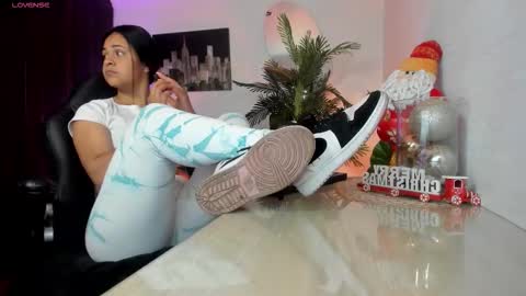 Snapshot of amaia_bushida chatting on 12-04-25, 02:21 anny online show from 12-04-25, 02:21